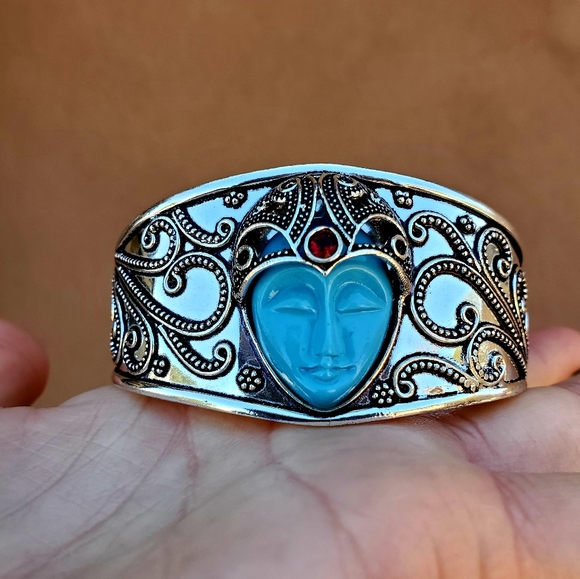 New Carved Goddess Face Garnet Silver Bracelet. - Picture 2 of 8